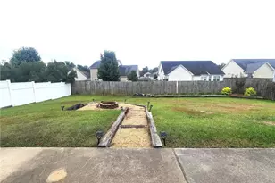 5215 Woodpecker Dr, Hope Mills, NC 28348 - Photo 13