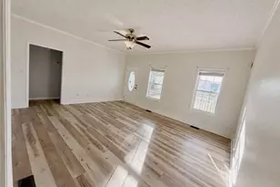 89 Willoughby Dr, Saint Pauls, NC 28384 - Photo 5