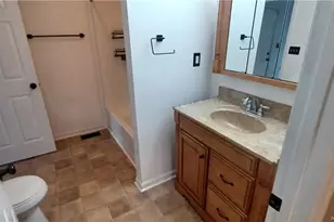 211 Sheffield Ct, Raeford, NC 28376 - Photo 5