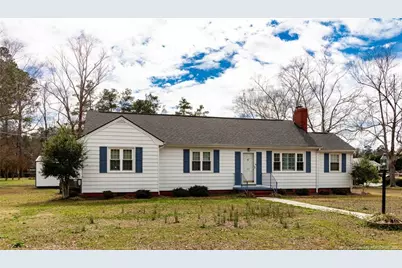 717 W Cutlar Street, Saint Pauls, NC 28384 - Photo 1