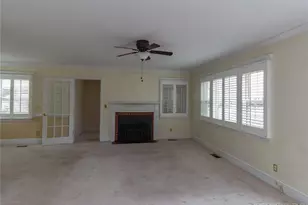 717 W Cutlar St, Saint Pauls, NC 28384 - Photo 5