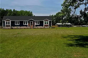 9109 Chicken Foot Rd, Saint Pauls, NC 28384 - Photo 3