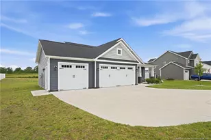 208 Hillwood Dr, Sanford, NC 27332 - Photo 3