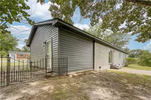825 Fresno Dr, Fayetteville, NC 28303 - Photo 33