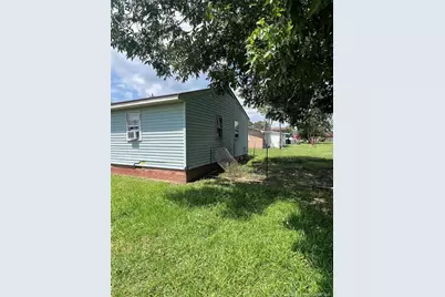 516 N Jones Street, Pembroke, NC 28372 - Photo 3