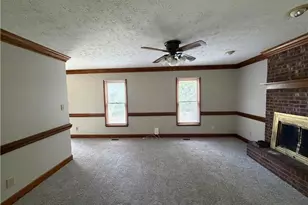 872 Hilton Dr, Fayetteville, NC 28311 - Photo 3