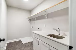 5709 Parker Pnes Ct, Raleigh, NC 27609 - Photo 19