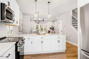 5709 Parker Pnes Ct, Raleigh, NC 27609 - Photo 9
