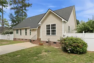 4519 Storm Cat Ln, Hope Mills, NC 28348 - Photo 3