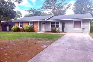 6537 Vineyard Dr, Fayetteville, NC 28304 - Photo 1