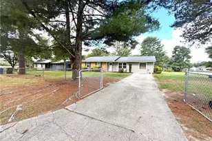 6537 Vineyard Dr, Fayetteville, NC 28304 - Photo 3