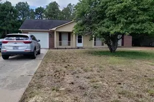 3362 Chantilly Ln, Hope Mills, NC 28348 - Photo 1