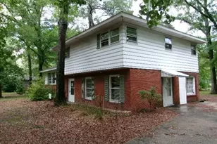 704 Mcneill Dr, Laurinburg, NC 28352 - Photo 3