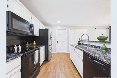 212 Fair Oaks Drive, Fayetteville, NC 28311 - Photo 9