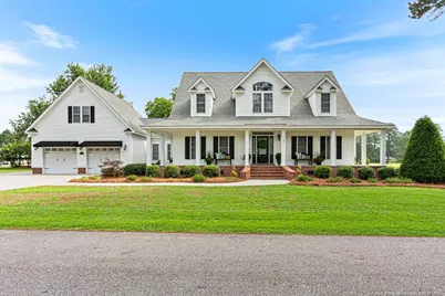 101 E Royal Street, Salemburg, NC 28385 - Photo 1