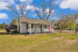 191 S Green St, Parkton, NC 28371 - Photo 3