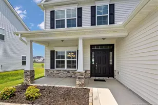 1669 Seattle Slew Ln, Hope Mills, NC 28348 - Photo 3