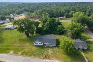 310 St James St, Raeford, NC 28376 - Photo 5