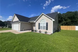 1636 Citation Ct, Hope Mills, NC 28371 - Photo 3