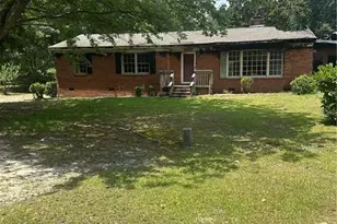 1701 Crest Dr, Aberdeen, NC 28315 - Photo 3