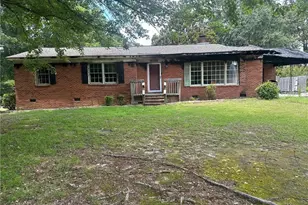 1701 Crest Dr, Aberdeen, NC 28315 - Photo 1