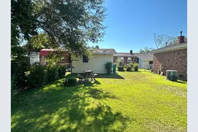 511 E 18 Street E, Lumberton, NC 28358 - Photo 3