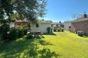 511 E 18 Street E, Lumberton, NC 28358 - Photo 3
