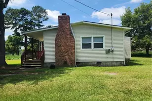118 Lockwood Dr, Pembroke, NC - Photo 5