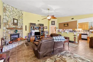 118 Pearce Pl, Raeford, NC 28376 - Photo 9