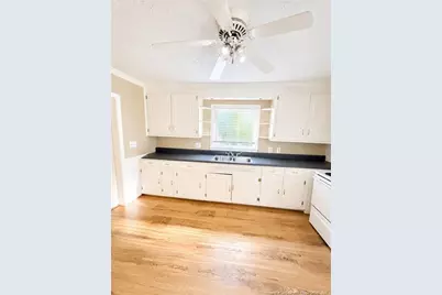1006 Sandalwood Drive, Fayetteville, NC 28304 - Photo 9