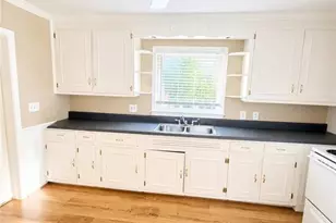 1006 Sandalwood Dr, Fayetteville, NC 28304 - Photo 9