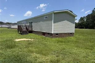 156 Howell Rd, Saint Pauls, NC 28384 - Photo 3