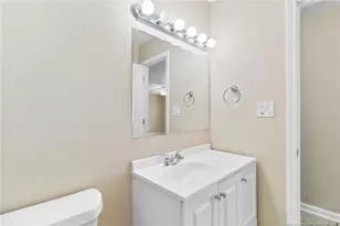 735 Hilton Dr, Fayetteville, NC 28311 - Photo 15