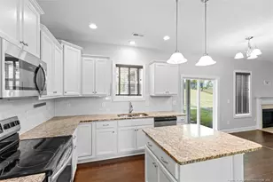 14 Wildlife Bridge Ct, Spring Lake, NC 28390 - Photo 5