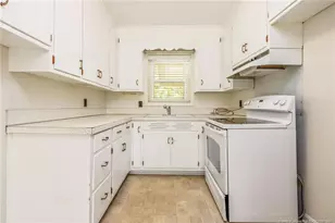 3220 Broadview Dr, Fayetteville, NC 28301 - Photo 9