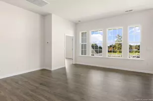 349 Maddox Dr, Aberdeen, NC 28315 - Photo 5