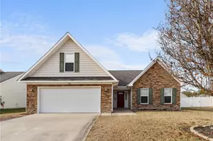 132 Ranier Dr, Raeford, NC 28376 - Photo 1