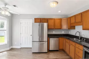 7787 Cottonwood Ave, Fayetteville, NC 28314 - Photo 17