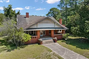 554 W Broad St, Saint Pauls, NC 28384 - Photo 3