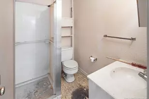554 W Broad St, Saint Pauls, NC 28384 - Photo 25