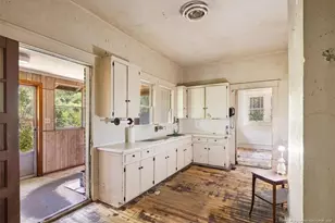 554 W Broad St, Saint Pauls, NC 28384 - Photo 21
