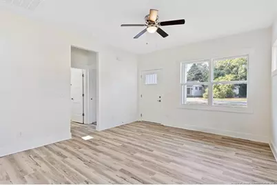 601 E Bay Street, Dunn, NC 28334 - Photo 5