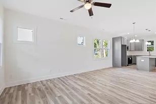 601 E Bay St, Dunn, NC 28334 - Photo 3