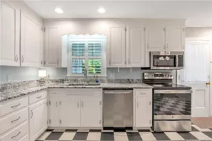 2610 Mirror Lake Dr, Fayetteville, NC 28303 - Photo 13