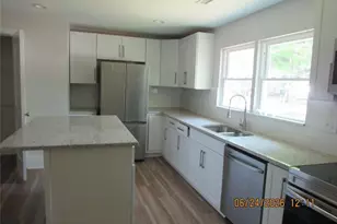 310 N McKay Ave, Dunn, NC 28334 - Photo 3