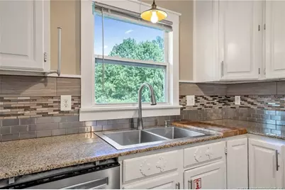 604 Roundtree Drive, Fayetteville, NC 28303 - Photo 9