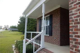 615 Lenoir Dr, Spring Lake, NC 28390 - Photo 3
