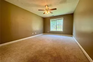 4926 Yorkchester Dr, Fayetteville, NC 28314 - Photo 5
