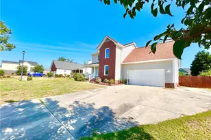 6418 Streeter Dr, Hope Mills, NC 28348 - Photo 3