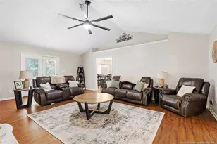 726 Foxcroft Dr, Fayetteville, NC 28311 - Photo 7
